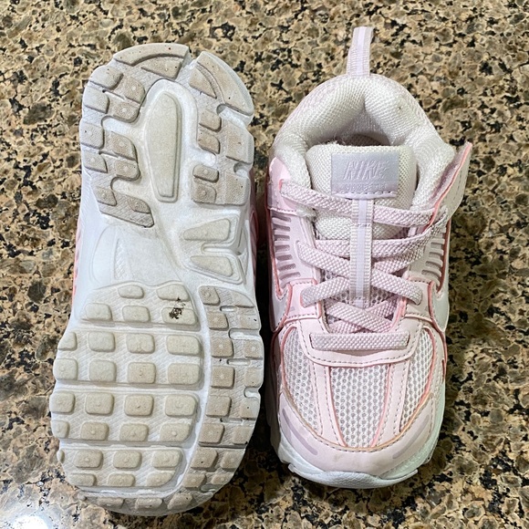Nike Kids Light Pink Sneakers - Picture 2 of 4